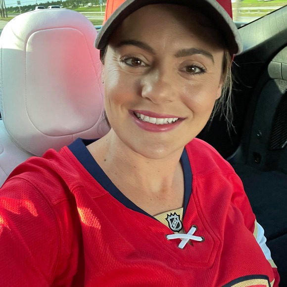 Meet your Posher, Christy - Picture 1 of 1